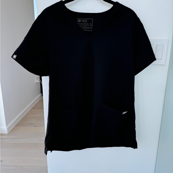 Figs - Casma Three-Pocket Scrub Top - Medium - Black - Picture 5 of 8